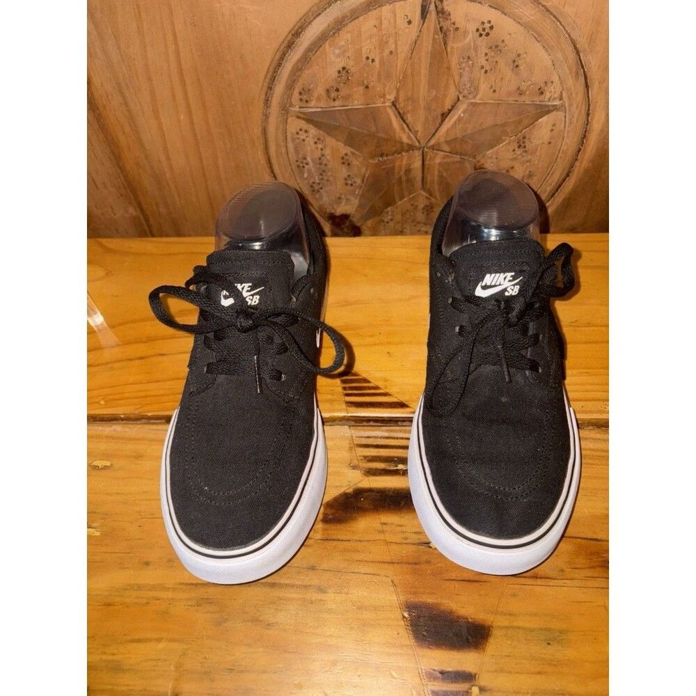 Nike SB 729825-001  SZ 5Y Women 6.5 Clutch Canvas Skateboard Black White Sneaker - Picture 3 of 7